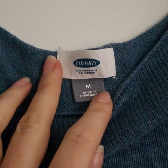 Old Navy Sweater/crop top - Picture 2 of 3